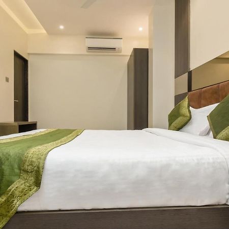 Hotel Oyster Suite Andheri West Mumbai  Buitenkant foto