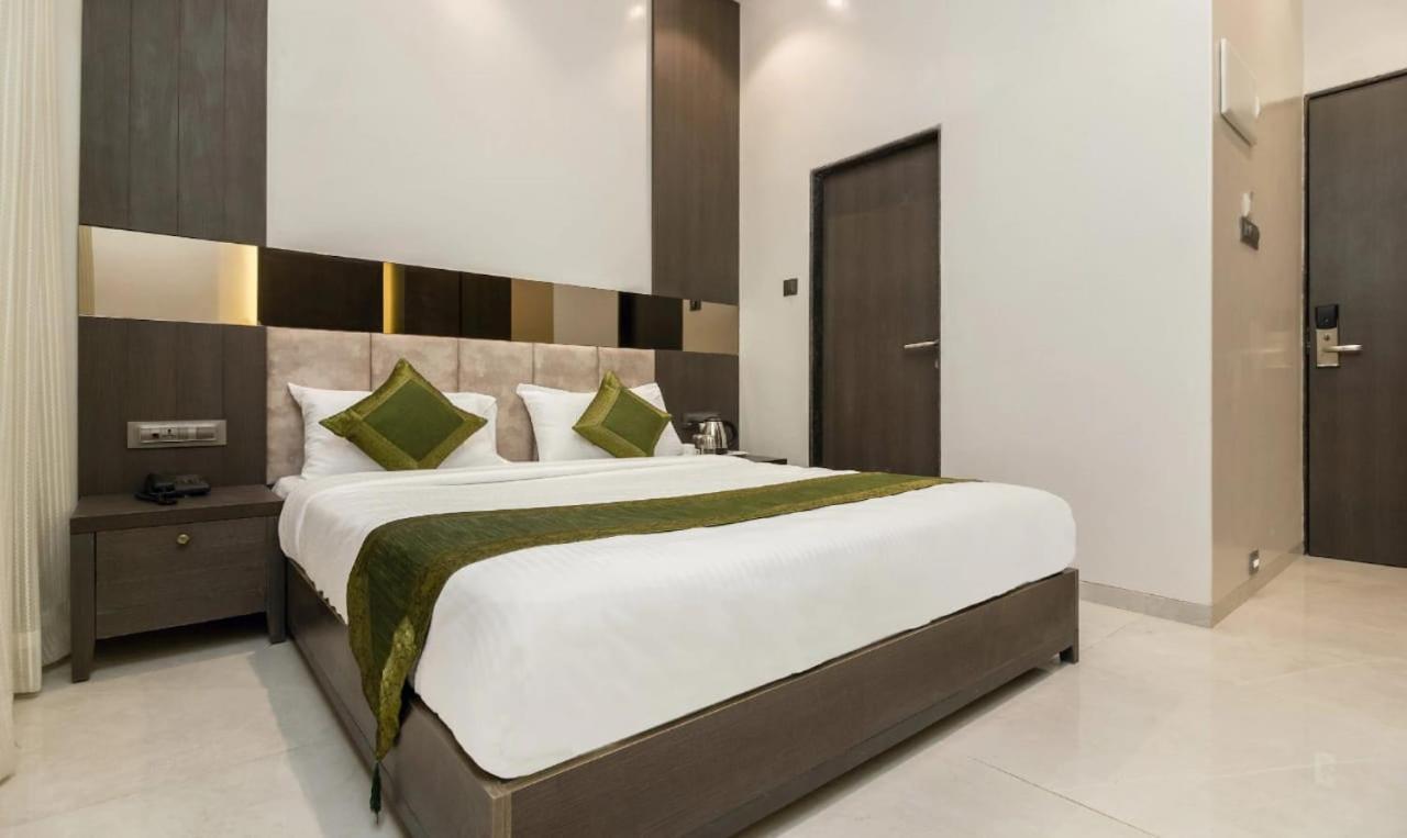 Hotel Oyster Suite Andheri West Mumbai  Buitenkant foto