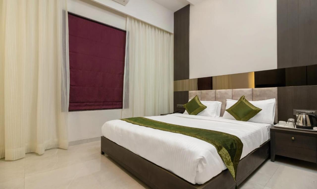 Hotel Oyster Suite Andheri West Mumbai  Buitenkant foto
